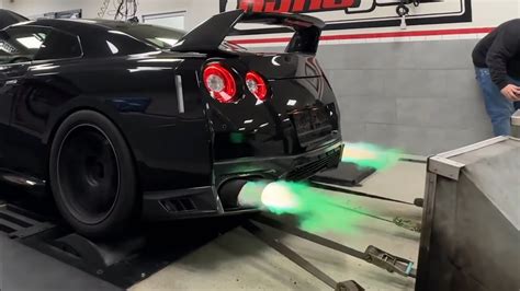 The Most Aggressive Pops Bangs And Flames From A Nissan GTR R35 YouTube