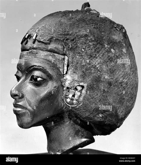 Ancient Egypt Queen Tiye Black And White Stock Photos And Images Alamy