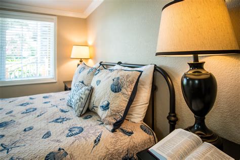 Queen Room With Two Queen Beds 10 Ecola Creek Lodge