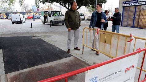 El Ayuntamiento De Jerez Mejora El Acerado Y Carril Bici Del Entorno