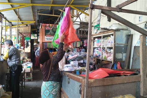 Tes Usap Masal Di Pasar Tradisional Turunkan Retribusi Antara News