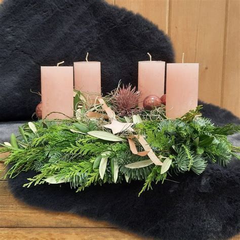 Frisch Gewickelter Adventskranz Mit Nobilis Nadelt Nicht Eukalyptus