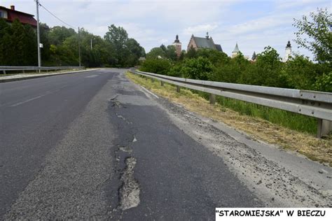 Umowy na remont 11 dróg podpisane Aktualności URZĄD MIEJSKI W BIECZU