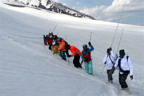 Gulmarg Sonamarg Receive Fresh Snowfall Rains Lash Plains The