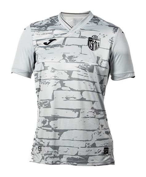 Istra Away Kit