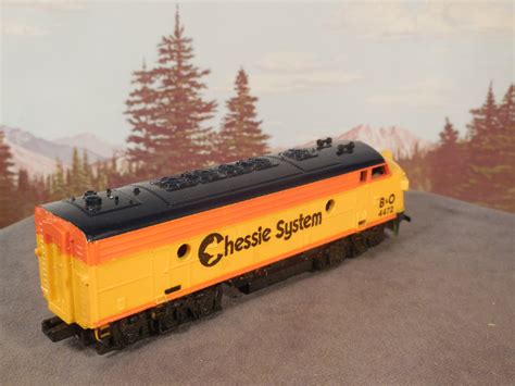 Ho 187 Life Like F7 Diesel Locomotive Chessie System Bando 4472 Ebay