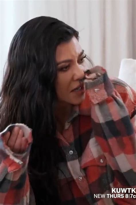 Kourtney Kardashian Keeping Up With The Kardashians 1802 April 2 2020 Star Style