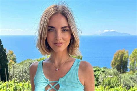 Chiara Ferragni In Vacanza A Capri I Suoi Look Approvati Anche Da