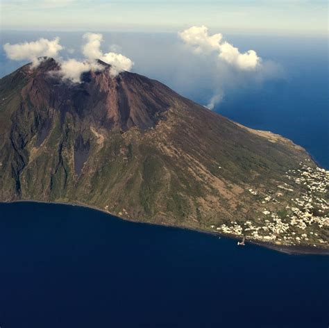 Stromboli - Travel Off Path