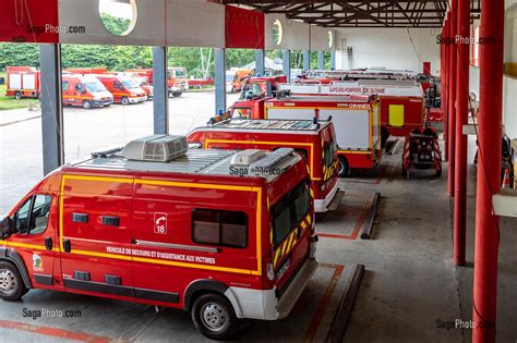 Photo De Remise Des Vehicules Sapeurs Pompiers Centre De Secours De