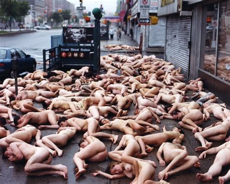 Spencer Tunick el fotógrafo que desnuda al mundo