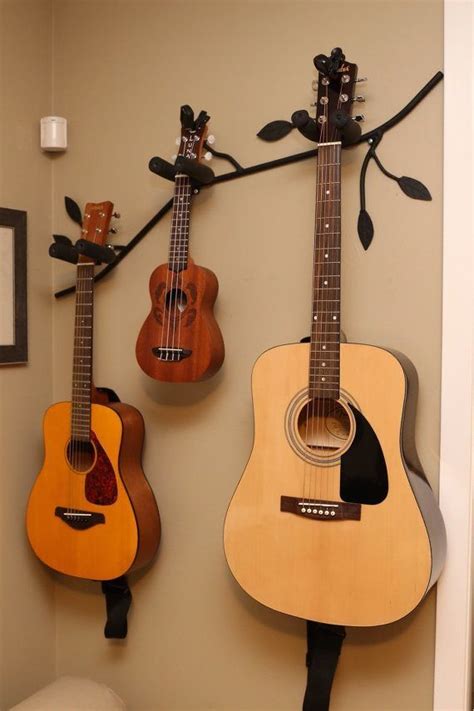 How To Hang A Guitar On The Wall Step By Step Decoración De Pared Musical Decoración De