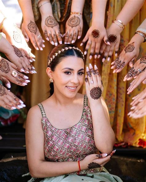 Stunning Mehendi Designs For The Sister Of The Bride And Bridesmaids