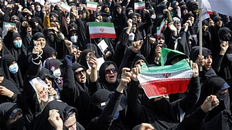 Zahlreiche Festnahmen Aktivisten Dutzende Tote Bei Protesten Im Iran