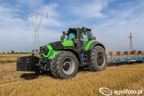 Deutz Fahr Agrotron 9340TTV z pługiem Overum 6 skibowym Obrazek