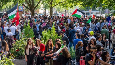 Usa Warnen Vor Pal Stinenser Demo In M Nchen