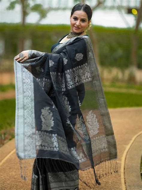 Gorgeous Black Linen Handloom Saree With Banarasi Design Loomfolks