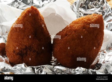 Arancini Typische Sizilianische Kroketten Fotos Und Bildmaterial In