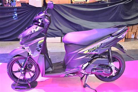 Sepeda Motor Yamaha Mio Soul I125 Terlihat Di Pasay Filipina Foto Latar