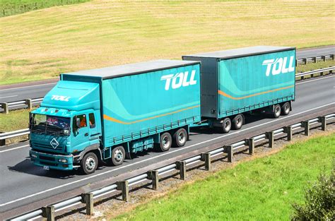 Fuso Toll Dairy Flat Northern Motorway Auckland 9 Nov 2 Mike