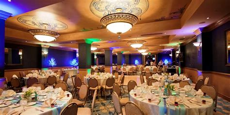 Downtown Aquarium Denver Weddings | Get Prices for Wedding Venues