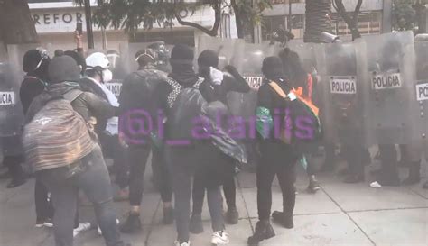 Minuto A Minuto Así Fue La Marcha Feminista Del 25n Contra La