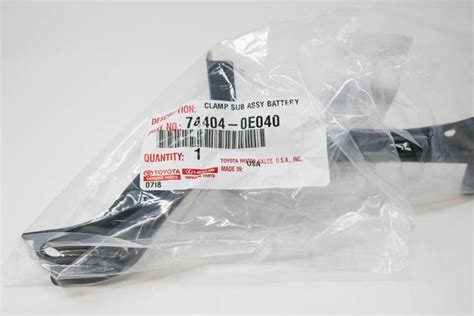 Motors New Genuine Oem Toyota Highlander Battery Hold Down