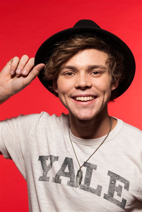 Ashton Irwin Desktop Wallpaper