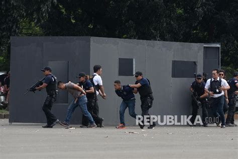 Polda Metro Jaya Gelar Simulasi Terorisme Dan Narkotika Republika Online