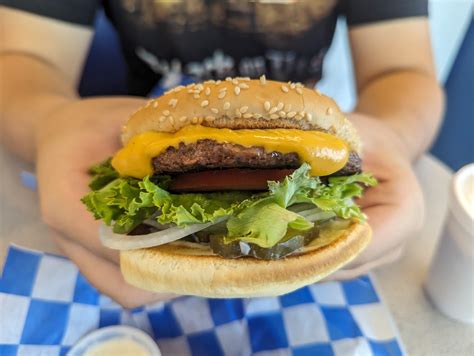 Local Burgers Spots | Travel Southern Oregon