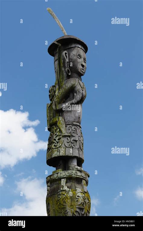 Dayak kalimantan hi-res stock photography and images - Alamy