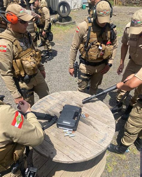 Policiais Militares Recebem Treinamento Com As Novas Pistolas Beretta