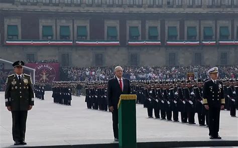 Encabeza Amlo Desfile C Vico Militar Unife Mx