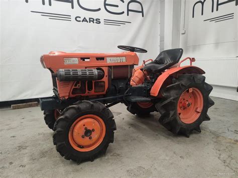 Kubota B Wd Traktori Nostovarsilla Tractors Nettikone