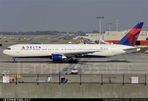 N125DL Boeing 767 332 Delta Air Lines Andy Lomasky JetPhotos