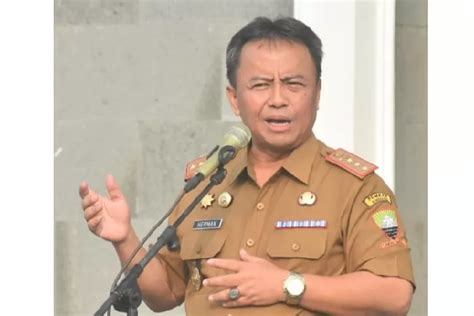 Profil Lengkap Pj Bupati Sumedang Herman Suryatman Putra Asli Daerah