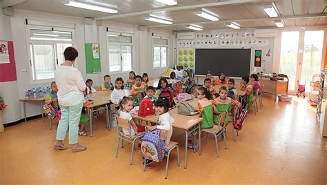 La Consellera Irene Rigau Inaugura L Escola Les Arrels De Mollerussa