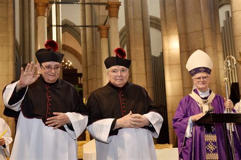 Cardeal Scherer dá posse a dois novos cônegos na Arquidiocese de São