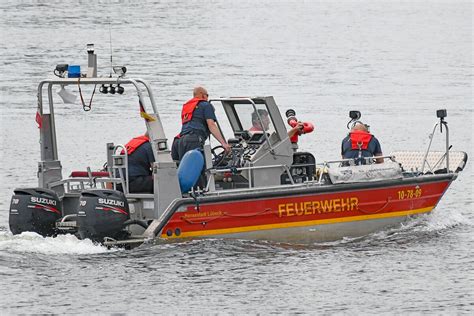 Feuerwehr Boot Mit Funk Rufnamen Florian L Beck Am