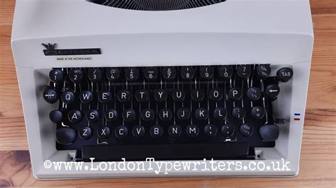 Working 1970s Adler Contessa De Luxe Typewriter New Ribbon Case