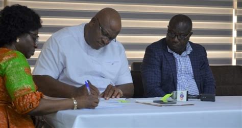 Mmdces Mmdcds In Greater Accra Signs Performance Contract