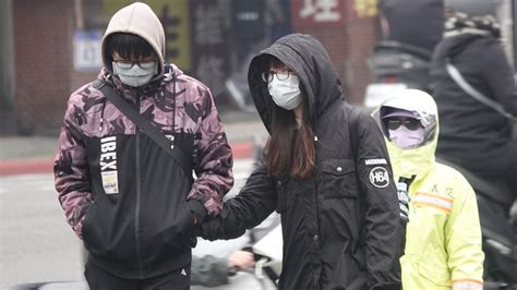 冷氣團報到！小年夜全台有雨 至初一下探10度 過年天氣 低溫 下雪 新唐人电视台