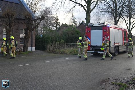 Brandweer Op Pad Voor Schoorsteenbrand Op Hushoverweg