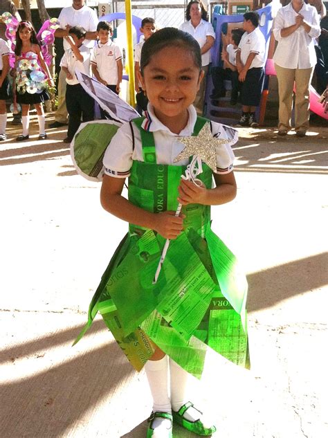 Fotos de disfraces con material reciclable para niños Imagui