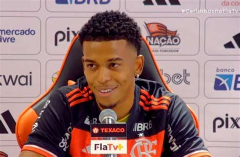 Carlinhos é apresentado no Flamengo clube em que sempre sonhei estar