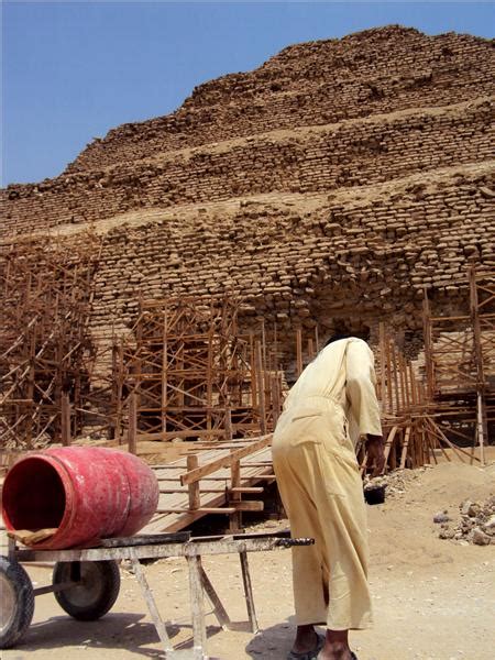 A VUELO DE UN QUINDE EL BLOG ARQUEOLOGÍA LA PIRÁMIDE