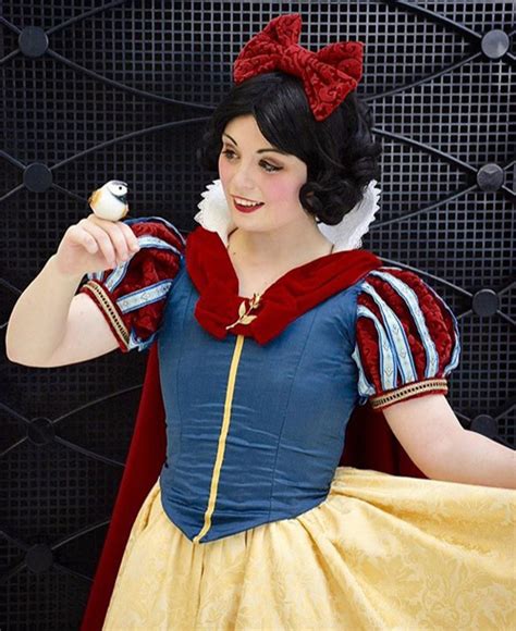 Snow White Cosplay