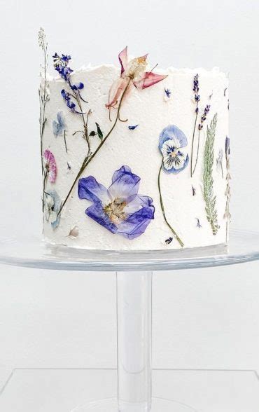 33 Edible Flower Cakes Thatre Simple But Outstanding Buttercream Cake