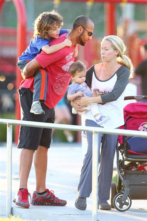 Kendra Wilkinson And Hank Baskett Have A Family Day At The Park With ...