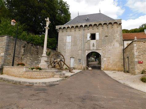 Montsaugeon Une Visite Et Des Spectacles Sur Le Monde M Di Val